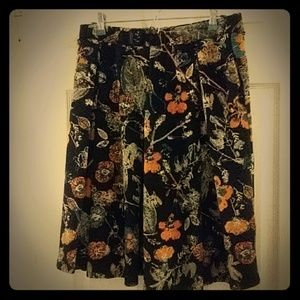 Stretchy Pleated Skirt With Pockets